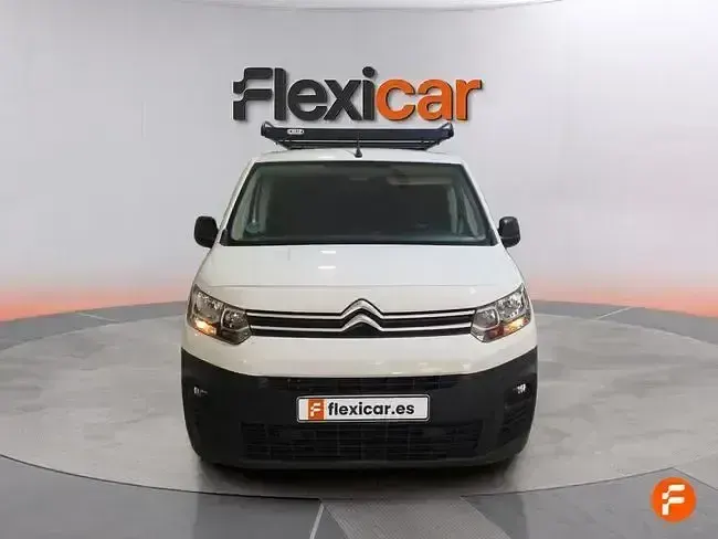 Usado Citroën Berlingo Feel 102 CV (75 kW) 2021 Blanco Monovolumen