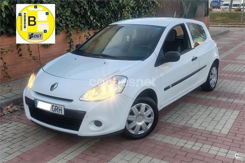 Blanco Usado 2009 Renault Clio II Expression Berlina | 2190 € (Buen precio) - Imagen 1/4