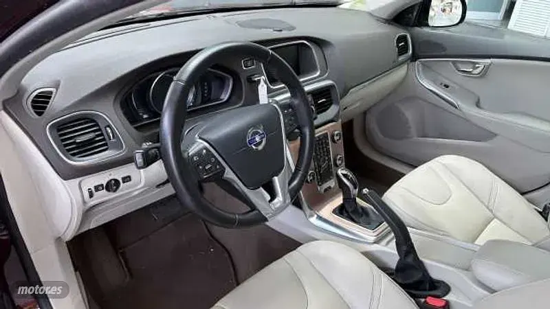 Usado Volvo V40 Summum 2016 Marrón Berlina