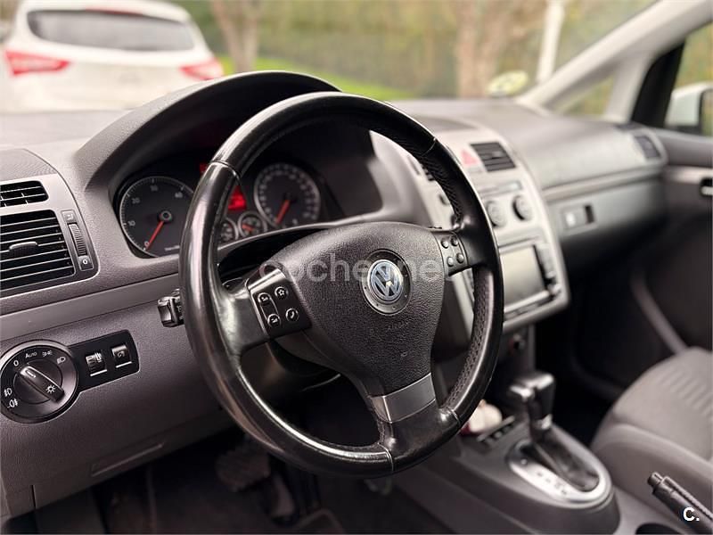 Usado VW Touran Sport 170 CV (125 kW) 2010 Blanco Monovolumen