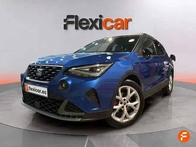 Usado Seat Arona FR 110 CV (80 kW) 2022 Azul SUV