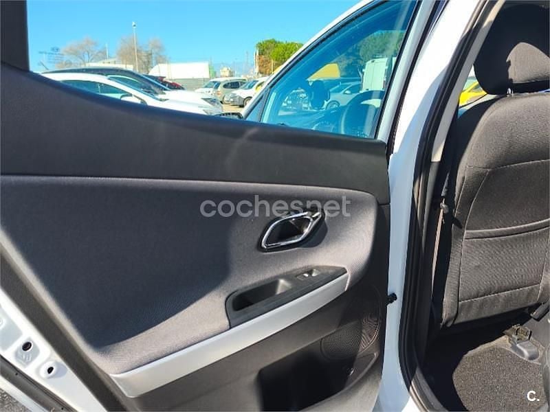Usado Kia Ceed 100 CV (73 kW) 2015 Blanco Utilitario