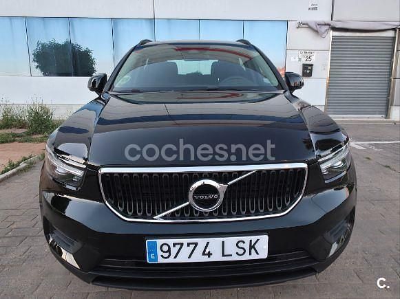 Usado Volvo XC40 Momentum 129 HP (94 kW) 2021 Preto SUV