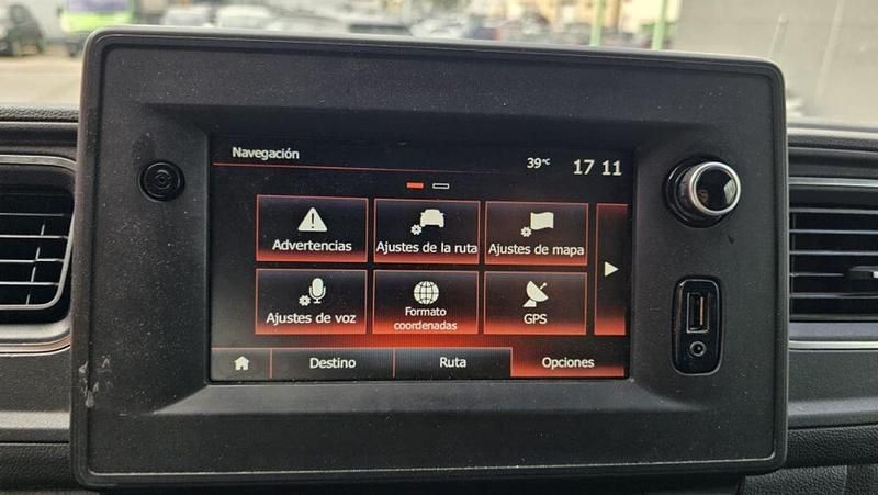 Blanco Usado 2023 Renault Master Berlina | 29.990 € - Imagen 1/4