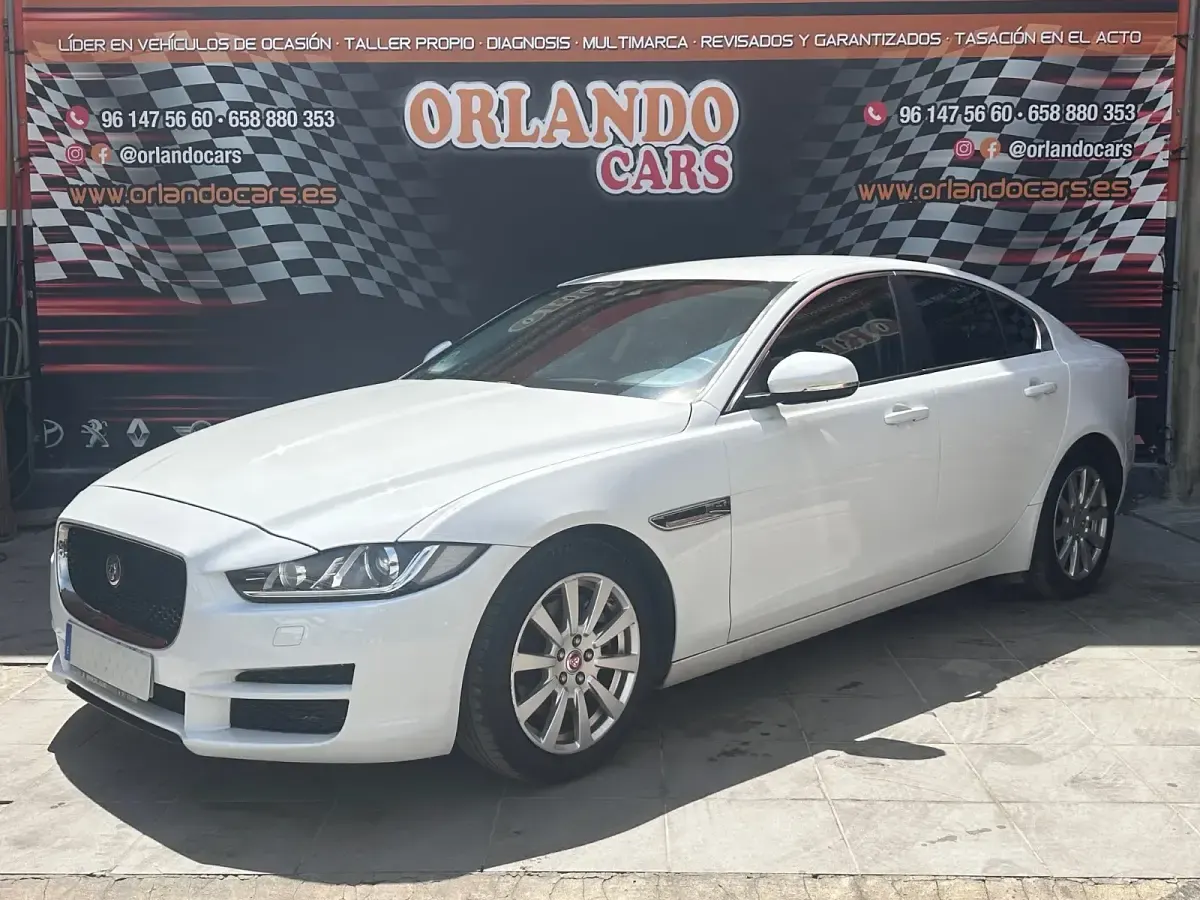 Usado Jaguar XE Pure 180 CV (132 kW) 2018 Blanco Berlina