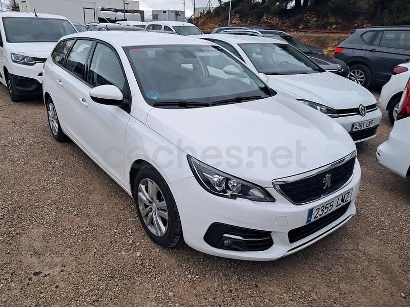 Usado Peugeot 308 SW Active 130 CV (95 kW) 2021 Blanco Familiar