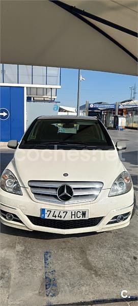 Usado Mercedes B180 109 CV (80 kW) 2011 Blanco Monovolumen