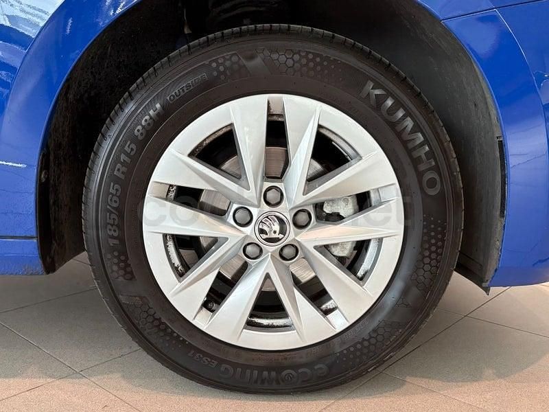 Usado Skoda Fabia Selection 95 CV (69 kW) 2024 Azul Utilitario