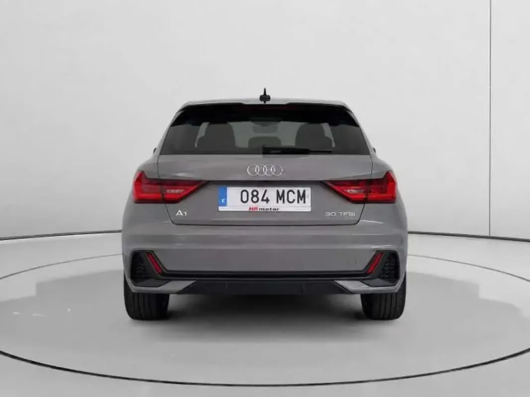 Usado Audi A1 110 CV (80 kW) 2022 Gris SUV