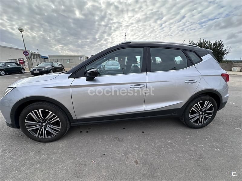 Usado Seat Arona FR 110 CV (80 kW) 2024 Gris / plata SUV