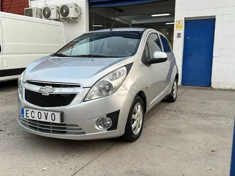 Usado Chevrolet Spark LS 68 HP (50 kW) 2011 Cinzento Citadino
