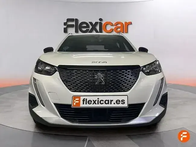 Usado Peugeot 2008 Allure 130 CV (95 kW) 2023 Blanco SUV