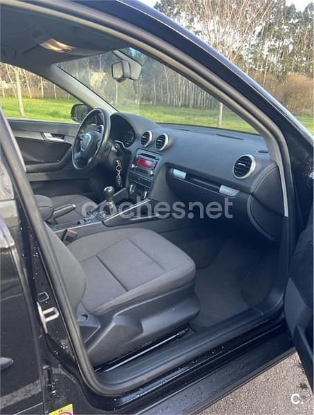 Usado Audi A3 Ambiente 105 CV (77 kW) 2012 Negro Utilitario