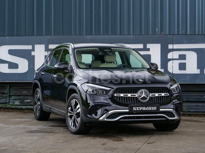 Negro Usado 2024 Mercedes GLA250 SUV | 40.990 € (Precio justo) - Imagen 1/4