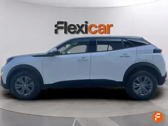 Usado Peugeot 2008 Active 100 CV (73 kW) 2021 Blanco SUV