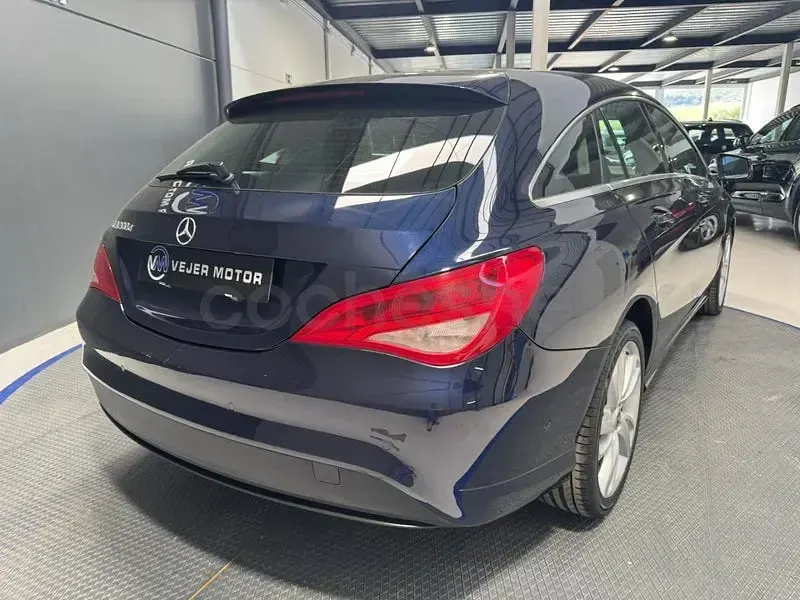 Usado Mercedes CLA220 170 CV (125 kW) 2018 Azul Coupe
