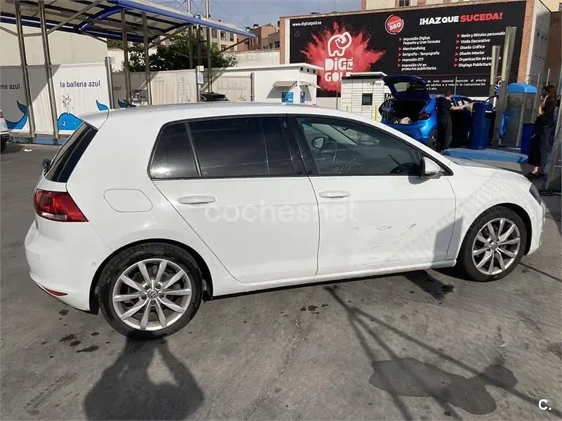 Usado VW Golf VII Sportline 105 CV (77 kW) 2013 Blanco Familiar