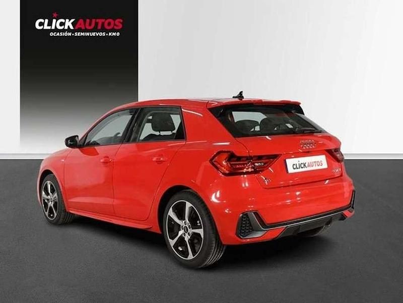 Usado Audi A1 Comfort 111 CV (81 kW) 2023 Rojo Berlina