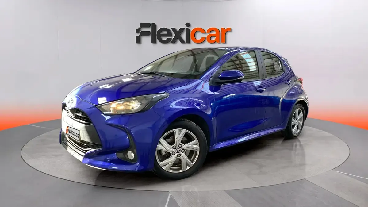 Usado Toyota Yaris Hybrid Active 116 CV (85 kW) 2025 Azul Berlina