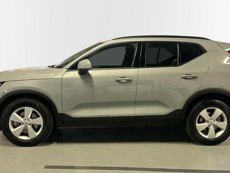 Usado Volvo XC40 163 CV (119 kW) 2024 Gris / plata SUV