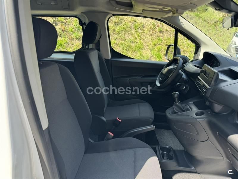 Usado Peugeot Rifter Access 100 CV (73 kW) 2020 Blanco Monovolumen