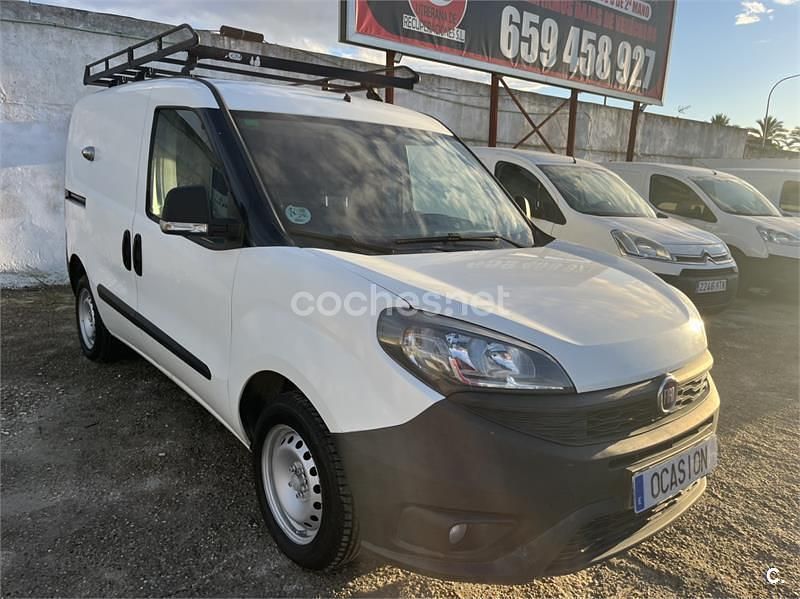 Usado Fiat Doblò 90 CV (66 kW) 2012 Blanco Monovolumen