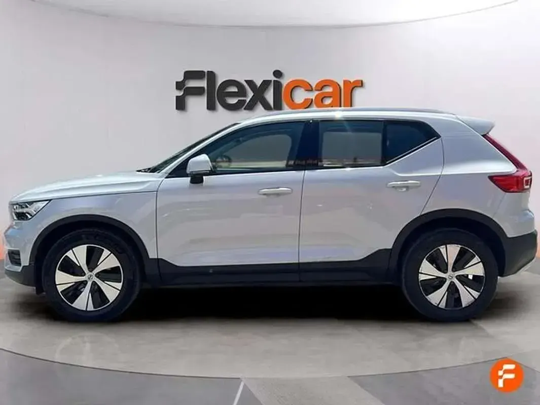 Usado Volvo XC40 Momentum 129 CV (94 kW) 2021 Blanco SUV