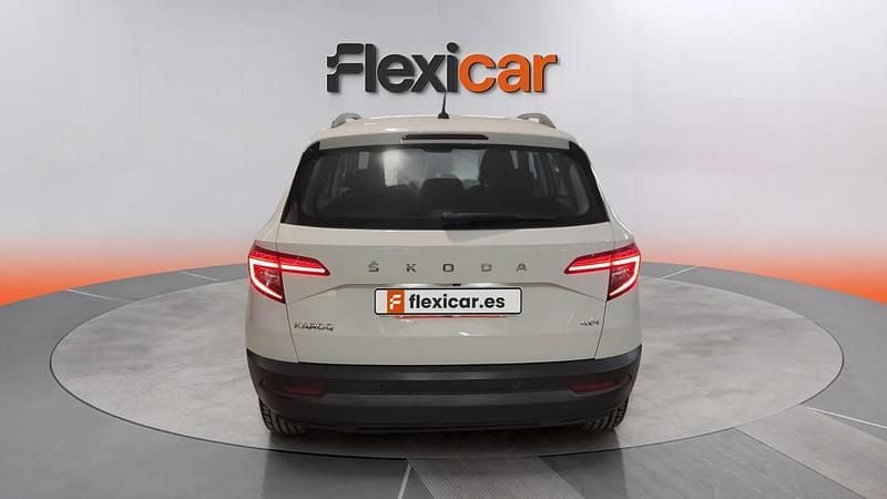 Usado Skoda Karoq Ambition 150 HP (110 kW) 2021 Branco SUV