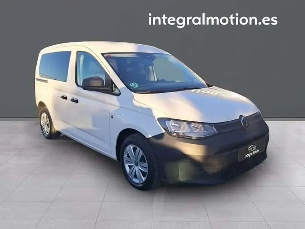 Usado VW Caddy 102 CV (75 kW) 2023 Blanco Monovolumen
