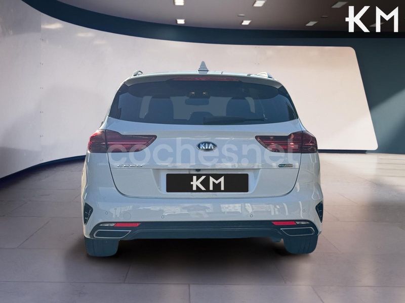 Usado Kia Ceed 141 CV (103 kW) 2020 Gris / plata Utilitario