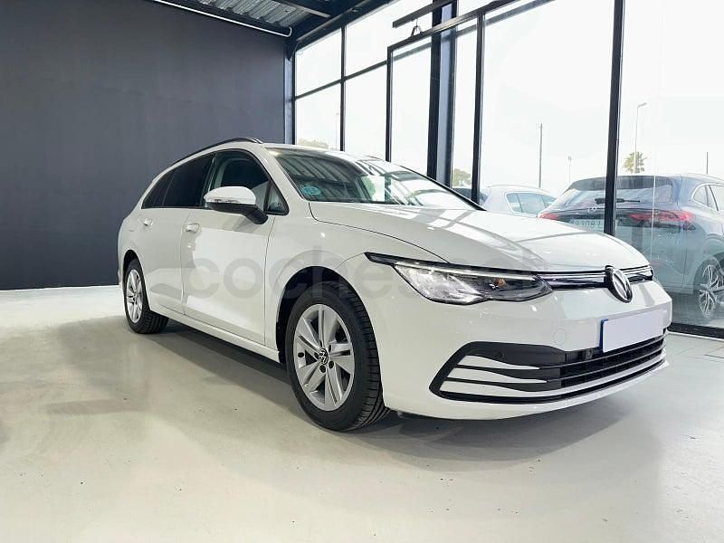 Usado VW Golf VIII 116 CV (85 kW) 2021 Blanco Familiar