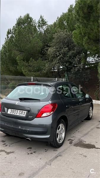 Usado Peugeot 207 Sport 95 CV (69 kW) 2009 Gris / plata Berlina