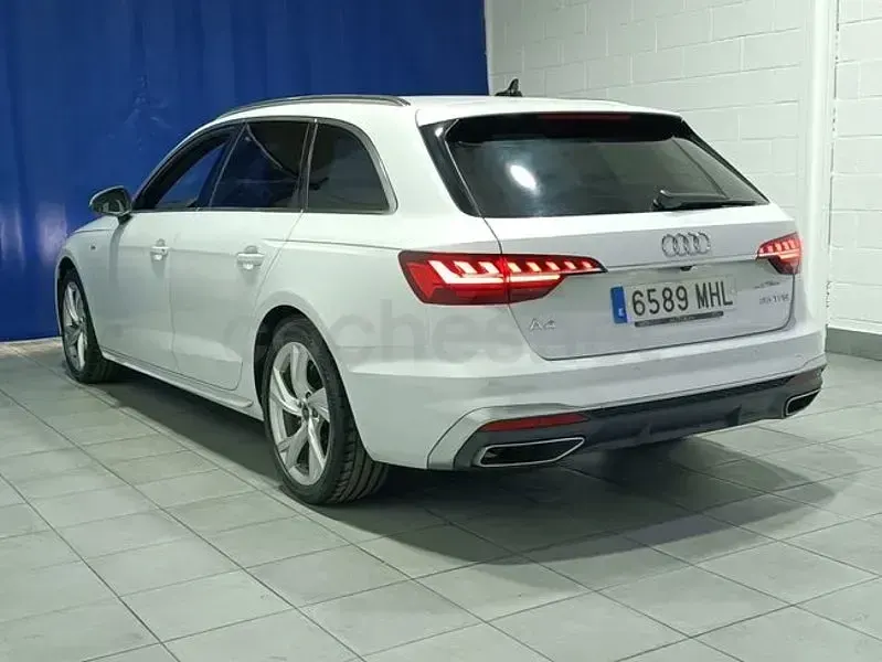Usado Audi A4 S-Line 150 CV (110 kW) 2023 Blanco Familiar