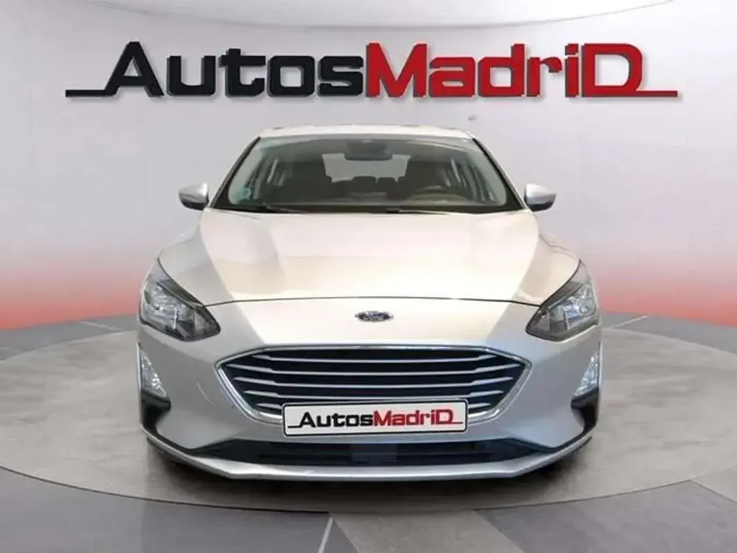 Usado Ford Focus Trend+ 120 CV (88 kW) 2022 Gris Utilitario