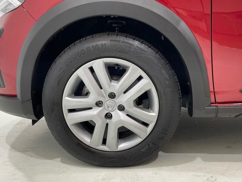 Usado Dacia Sandero Comfort 91 CV (66 kW) 2022 Rojo Berlina