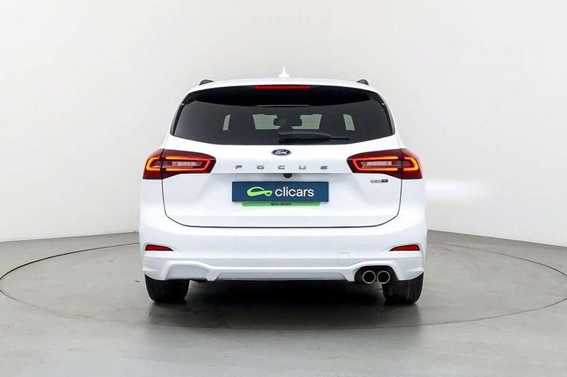 Usado Ford Focus ST-Line 155 CV (114 kW) 2022 Blanco Familiar