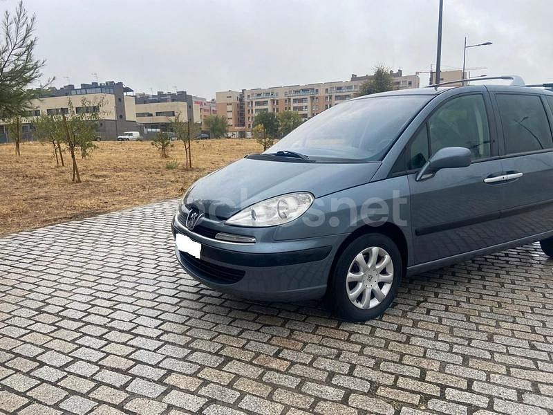 Gris / plata Usado 2005 Peugeot 807 Monovolumen | 3150 € - Imagen 1/4