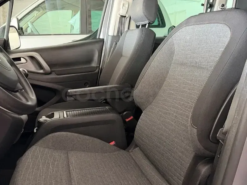 Usado Citroën Berlingo XTR 100 CV (73 kW) 2016 Gris / plata Monovolumen