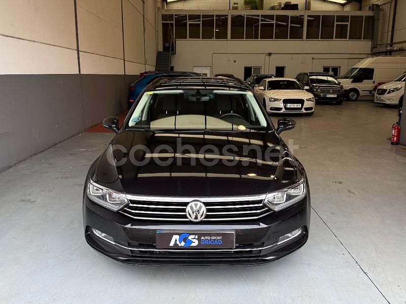 Usado VW Passat Sportline 150 CV (110 kW) 2015 Negro Familiar