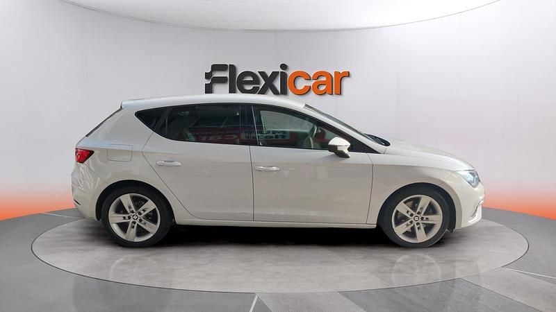 Usado Seat Leon ST FR 150 CV (110 kW) 2019 Blanco Familiar