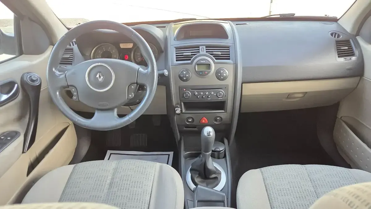 Usado Renault Mégane Expression 110 CV (80 kW) 2006 Beige Utilitario