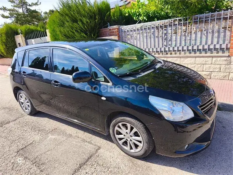 Usado Toyota Verso Active 126 CV (92 kW) 2011 Negro Monovolumen