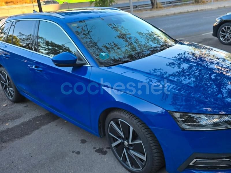 Usado Skoda Octavia Style 150 CV (110 kW) 2020 Azul Familiar