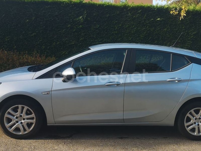 Usado Opel Astra Business 136 CV (100 kW) 2017 Azul Berlina