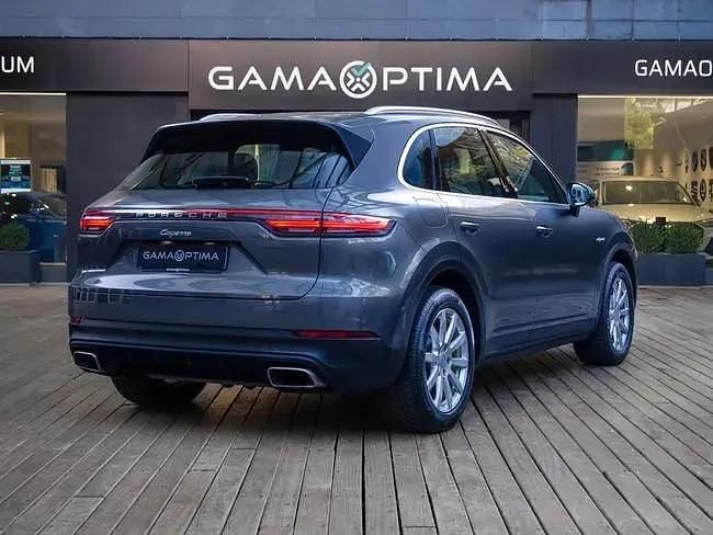 Käytetty Porsche Cayenne 462 HP (339 kW) 2019 Harmaa Katumaasturi