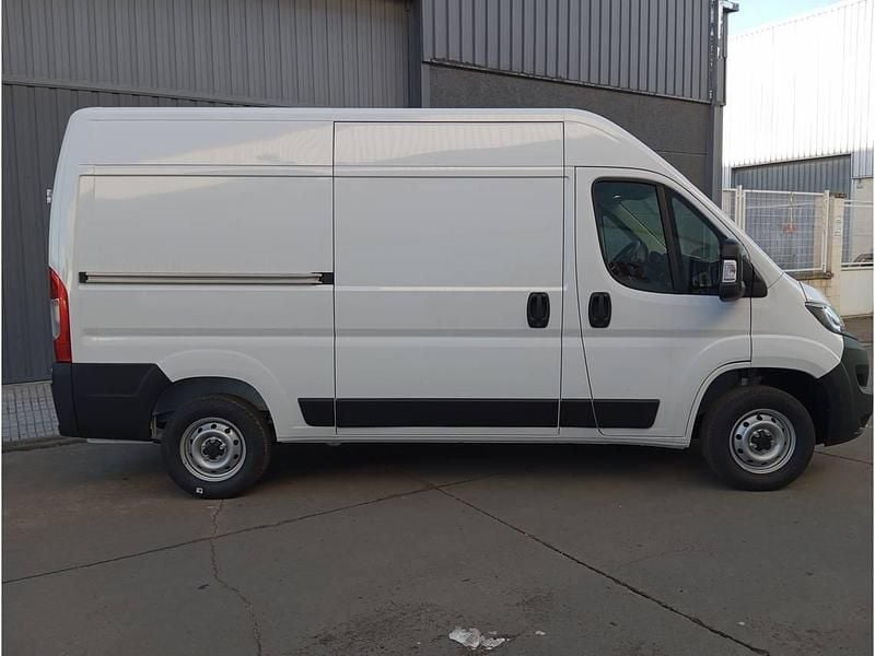 Usado Fiat Ducato 140 CV (102 kW) 2023 Blanco Van