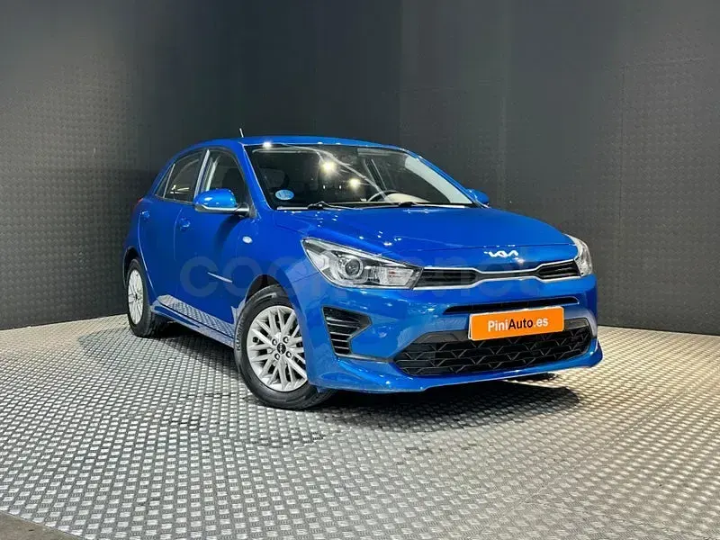 Usado Kia Rio 100 CV (73 kW) 2021 Azul Berlina