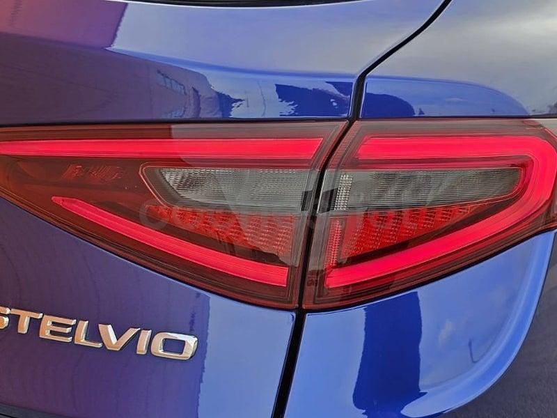 Usado Alfa Romeo Stelvio Competizione 160 CV (117 kW) 2022 Azul SUV