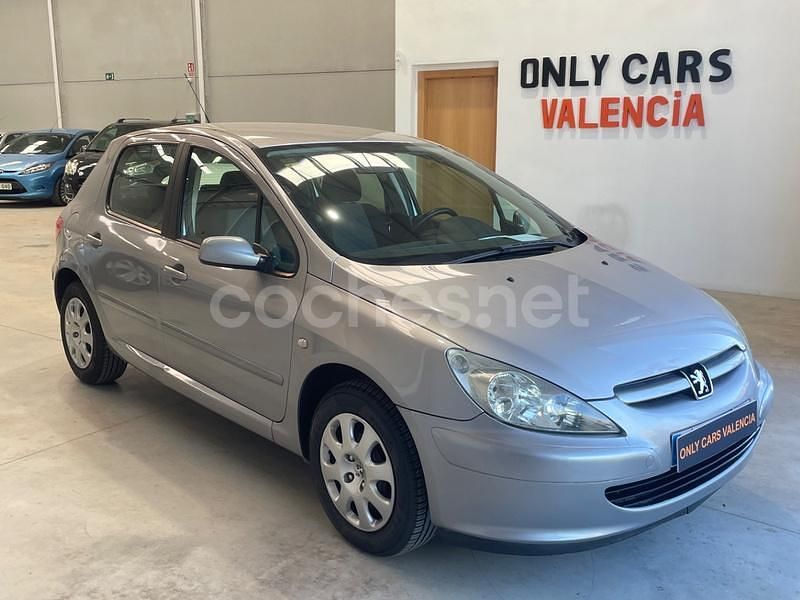 Gris / plata Usado 2005 Peugeot 307 Berlina | 3990 € (Precio justo) - Imagen 1/4