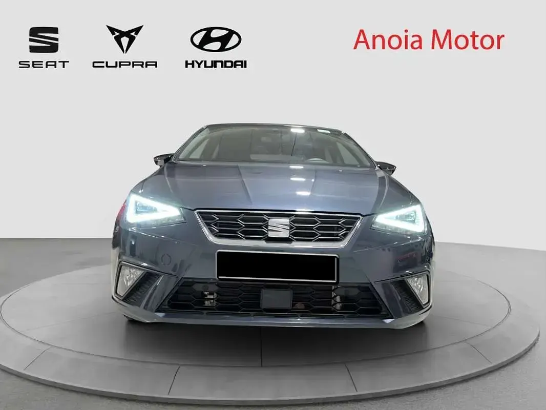 Usado Seat Ibiza FR 116 CV (85 kW) 2025 Gris Utilitario